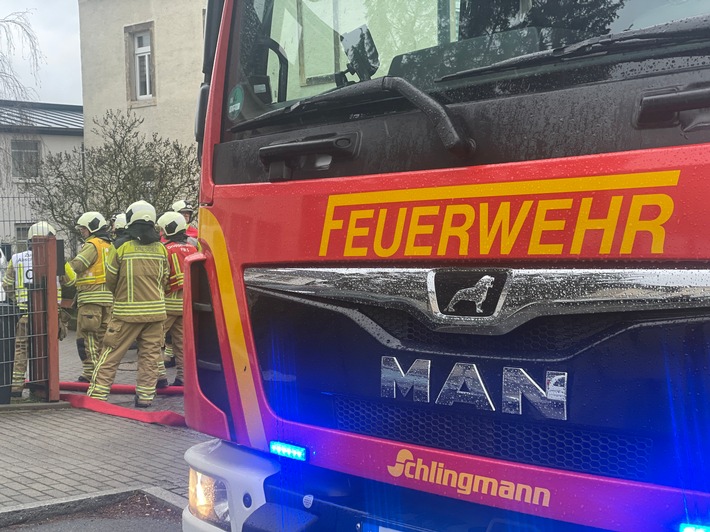 FW Dresden: Mehrere Einsätze in kurzer Folge für Feuerwehr und Rettungsdienst